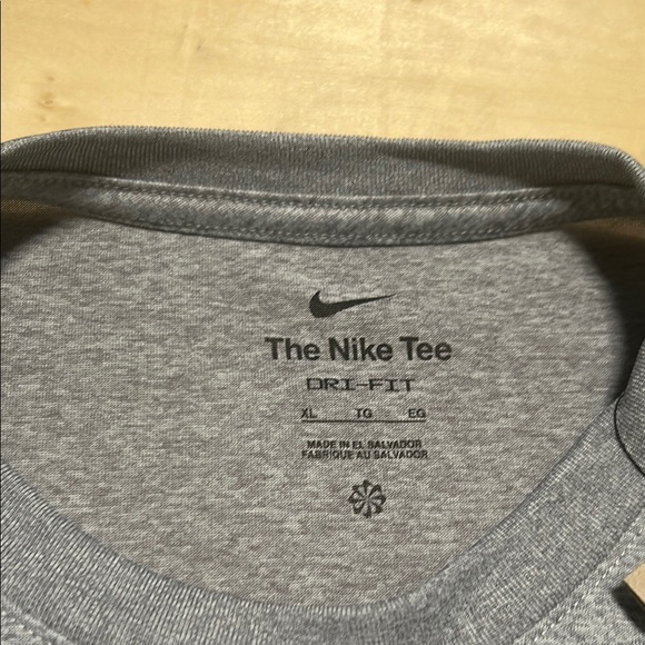 Kids Nike Dri -Fit Gray T-Shirt XLarge - Picture 6 of 8